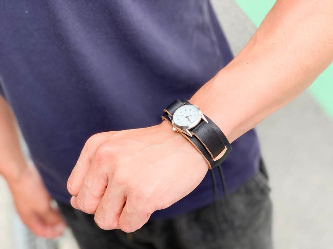 Monotone black W piles watch with WPILES design Easy-to-read dial WPW-KKK-K - 女表 - 真皮 黑色