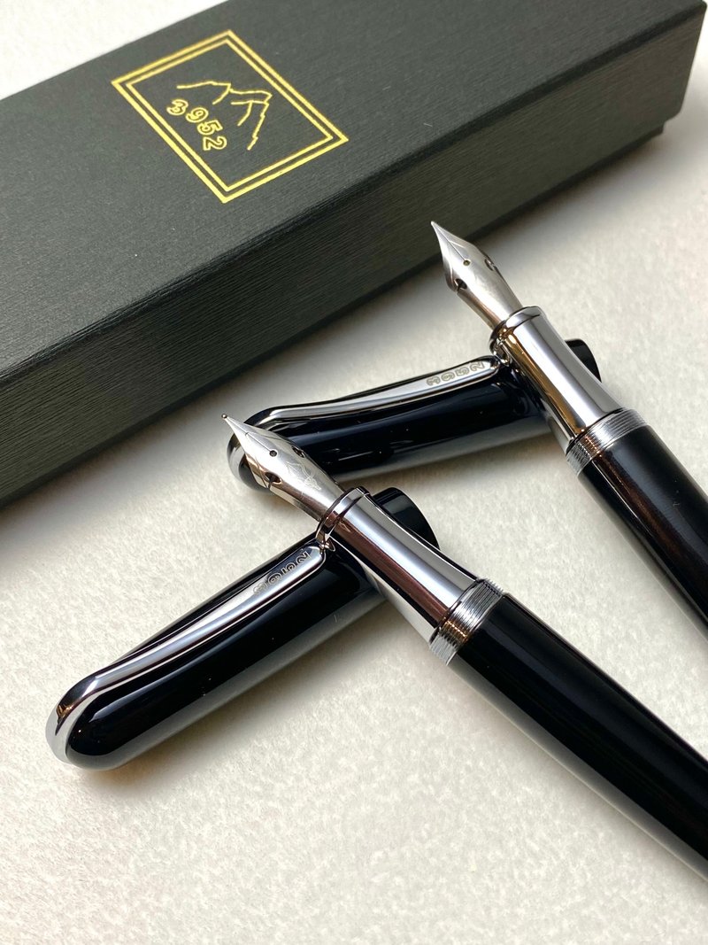 3952老山羊-BON1 曜石黑 亮面钢琴烤漆 弹性钢尖钢笔 - 钢笔 - 其他材质 