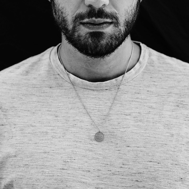 月亮与六便士吊坠项链欧美复古硬币锁骨链人头像圆牌项链毛衣链 - 项链 - 其他材质 