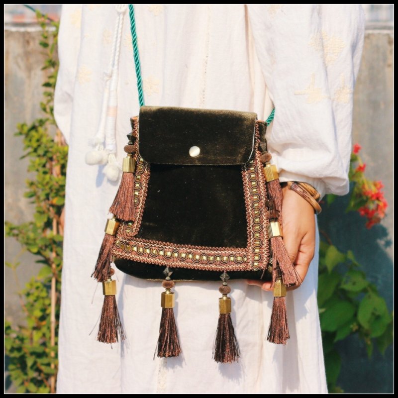 青色宫廷丝绒 流苏斜挎包 复古原创设计 手工布包 - 侧背包/斜挎包 - 棉．麻 