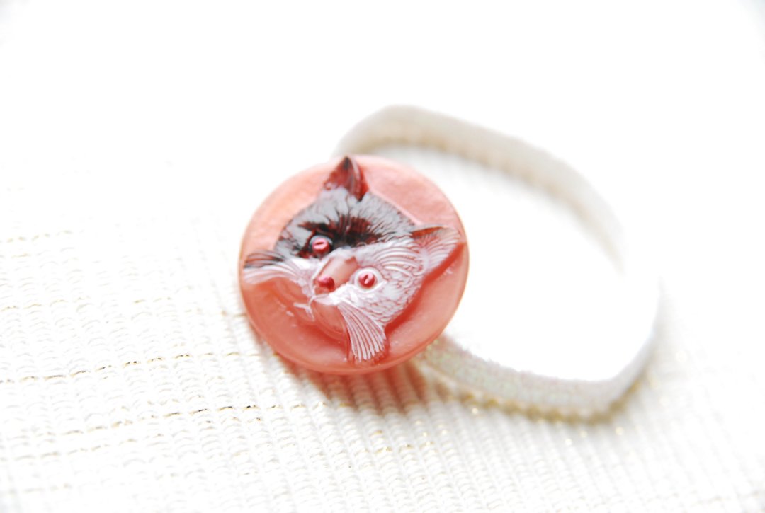 Cat pattern Czech glass button hair tie orange pink - 发饰 - 玻璃 粉红色