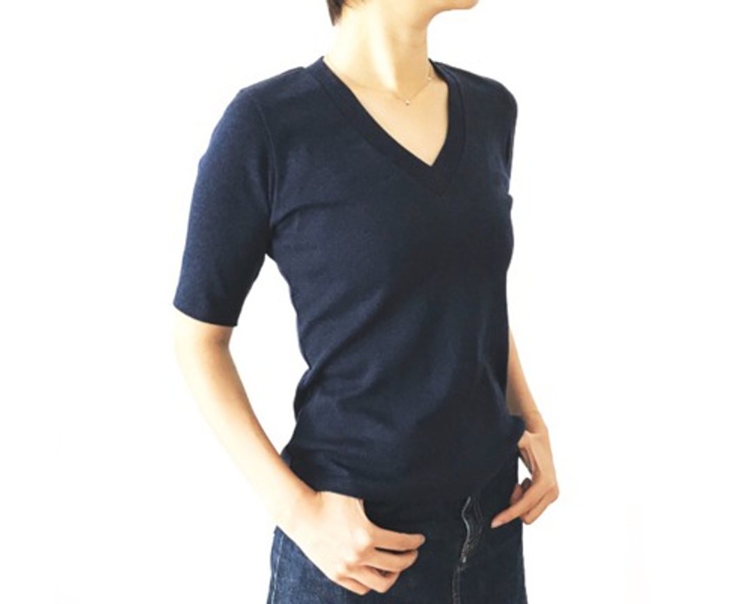 日本制有机棉 讲究版型 成熟女性V领T恤【提供多种尺寸与颜色】 - 女装上衣 - 棉 