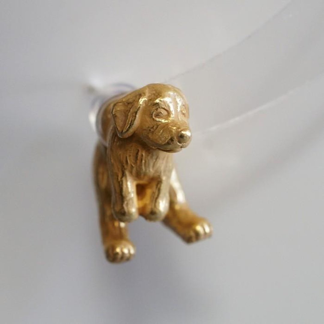 Dripping ear dog earrings antique gold one ear - 耳环/耳夹 - 其他金属 金色