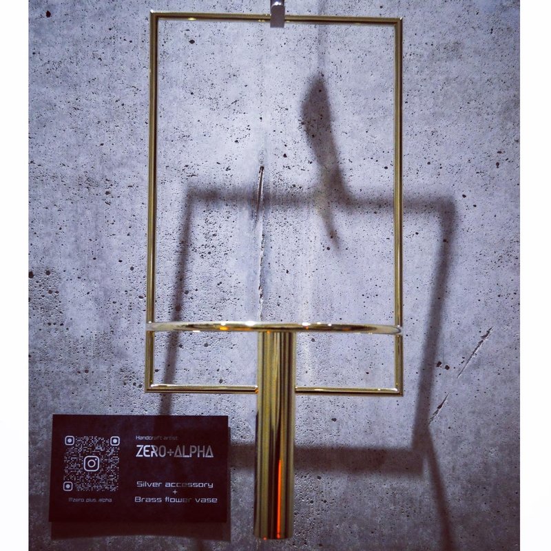 Wall-mounted brass vase square - 花瓶/陶器 - 铜/黄铜 金色