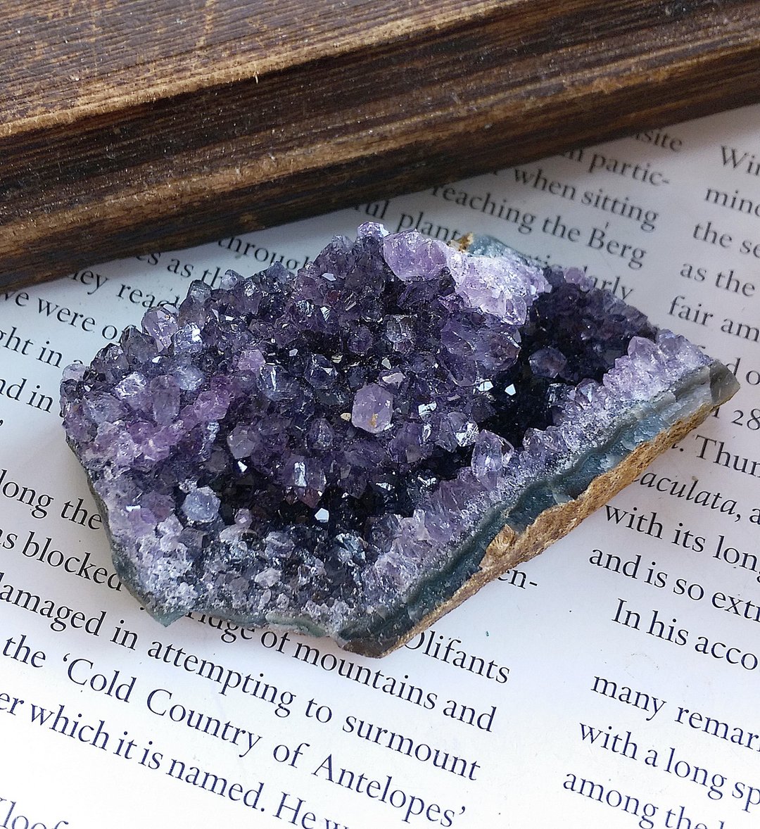 Amethyst 巴西产地 原皮紫水晶 晶簇 天然矿石 原矿 - 摆饰 - 其他材质 