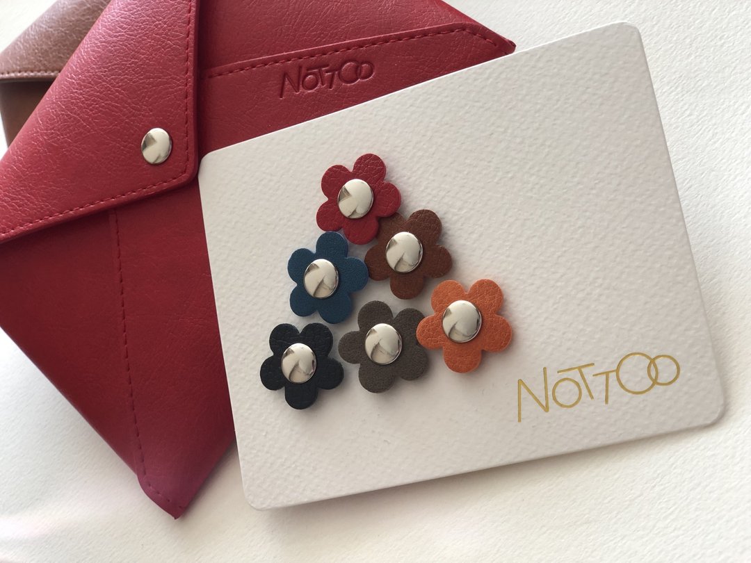 NOTTOO-Wallet 小钱包连Dress-up-your-wallet 㕷钮卡套装 - 皮夹/钱包 - 人造皮革 