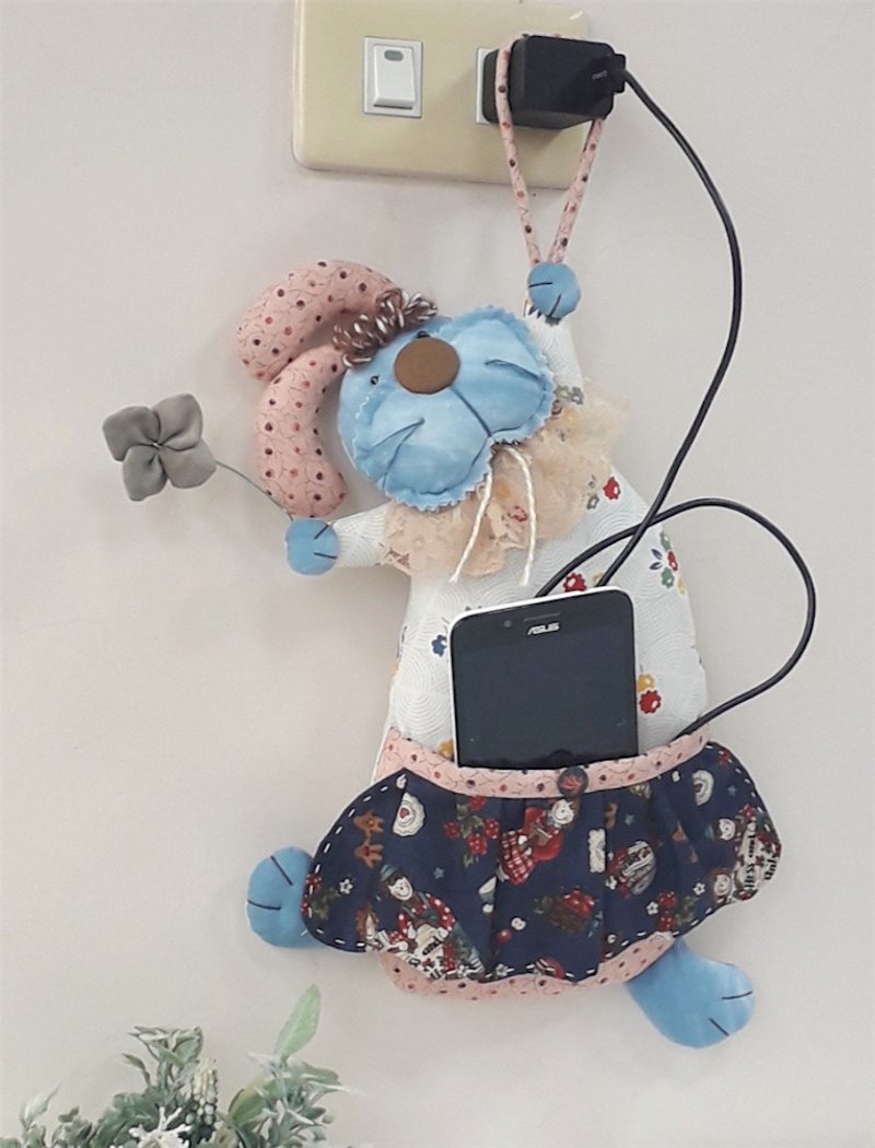 疗愈造型挂饰 / 调皮兔手机充电挂袋  / 挂式杂货收纳袋 - 收纳用品 - 棉 多色