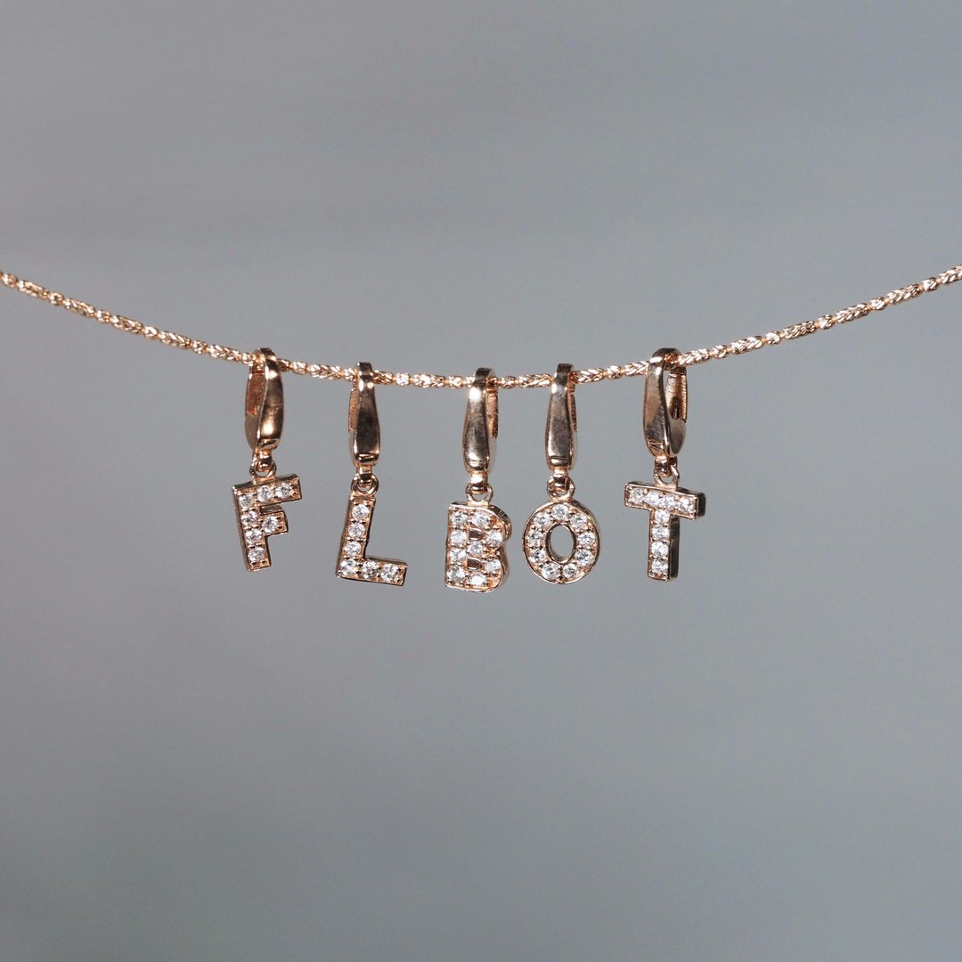 IRIZA 钻石字母吊咀  IRIZA Initial Diamond Charm - 其他 - 贵金属 