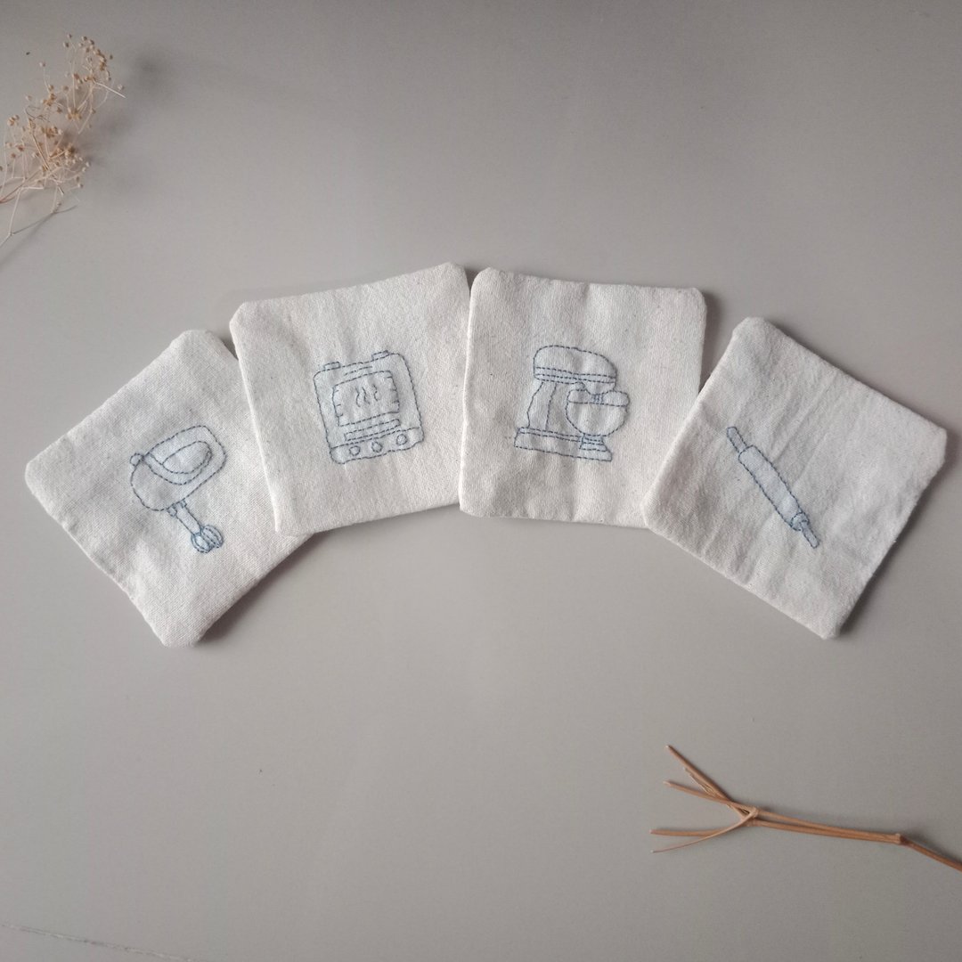 Baking coaster set handicraft 100%natural cotton fabric 4PCS - 杯垫 - 棉 白色