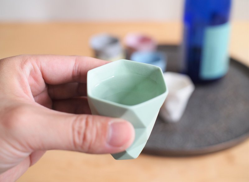 origami Ochoko Straight Limegreen - 酒杯/酒器 - 陶 绿色