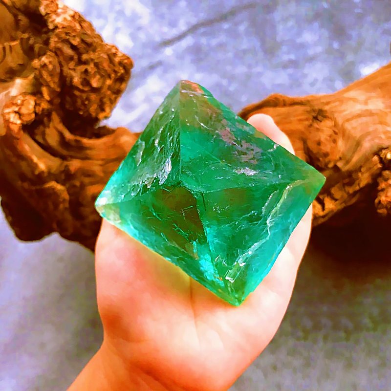 纯天然稀有大颗粒 巨大 萤石 八面体 能量 原矿 收藏 矿物标本 - 摆饰 - 半宝石 多色