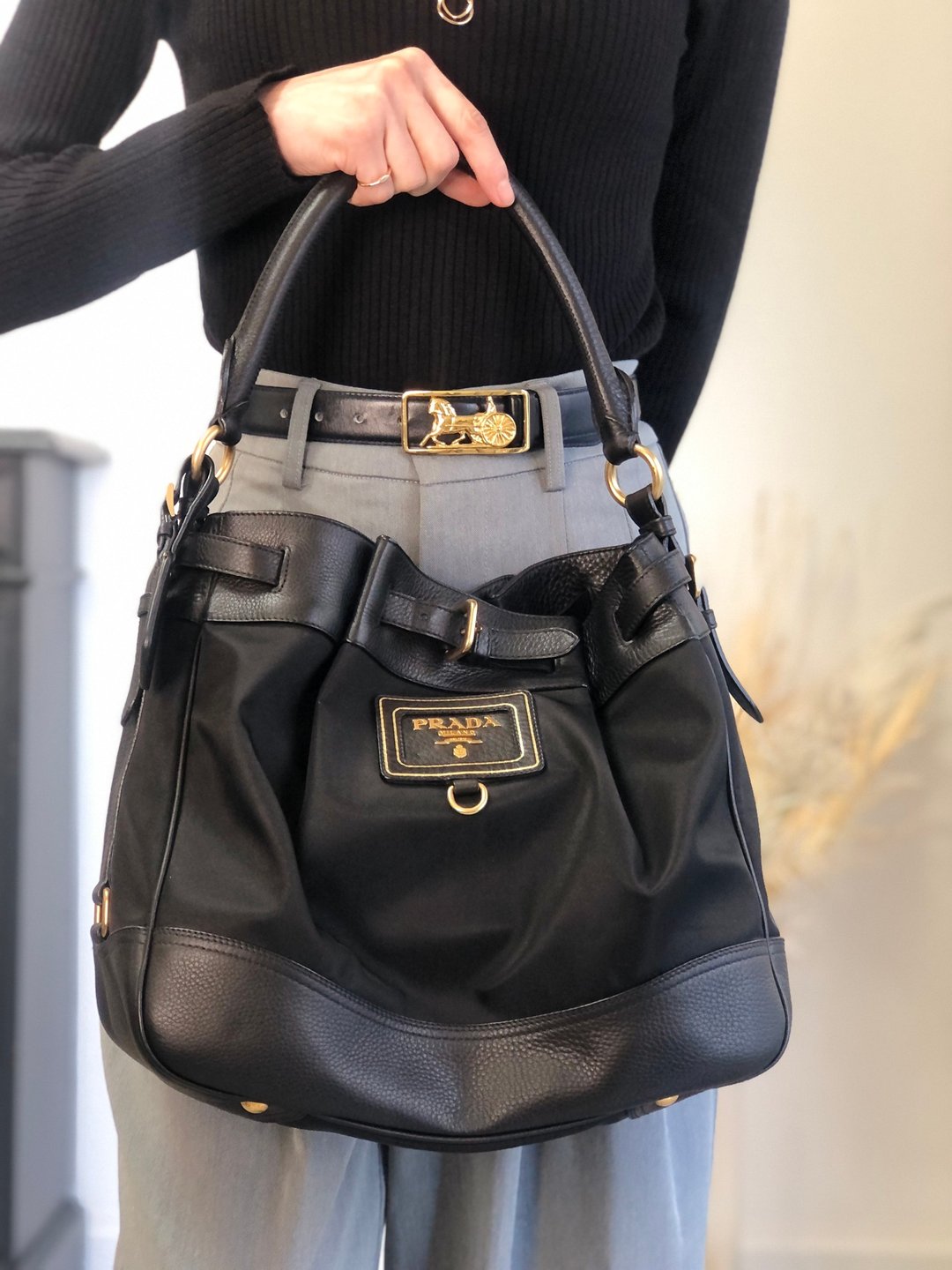 【 日本直送 名牌中古包 】PRADA 普拉达 侧背包 黑色 经典Logo 皮革 前扣 vintage 古董 rv2srn - 侧背包/斜挎包 - 真皮 黑色