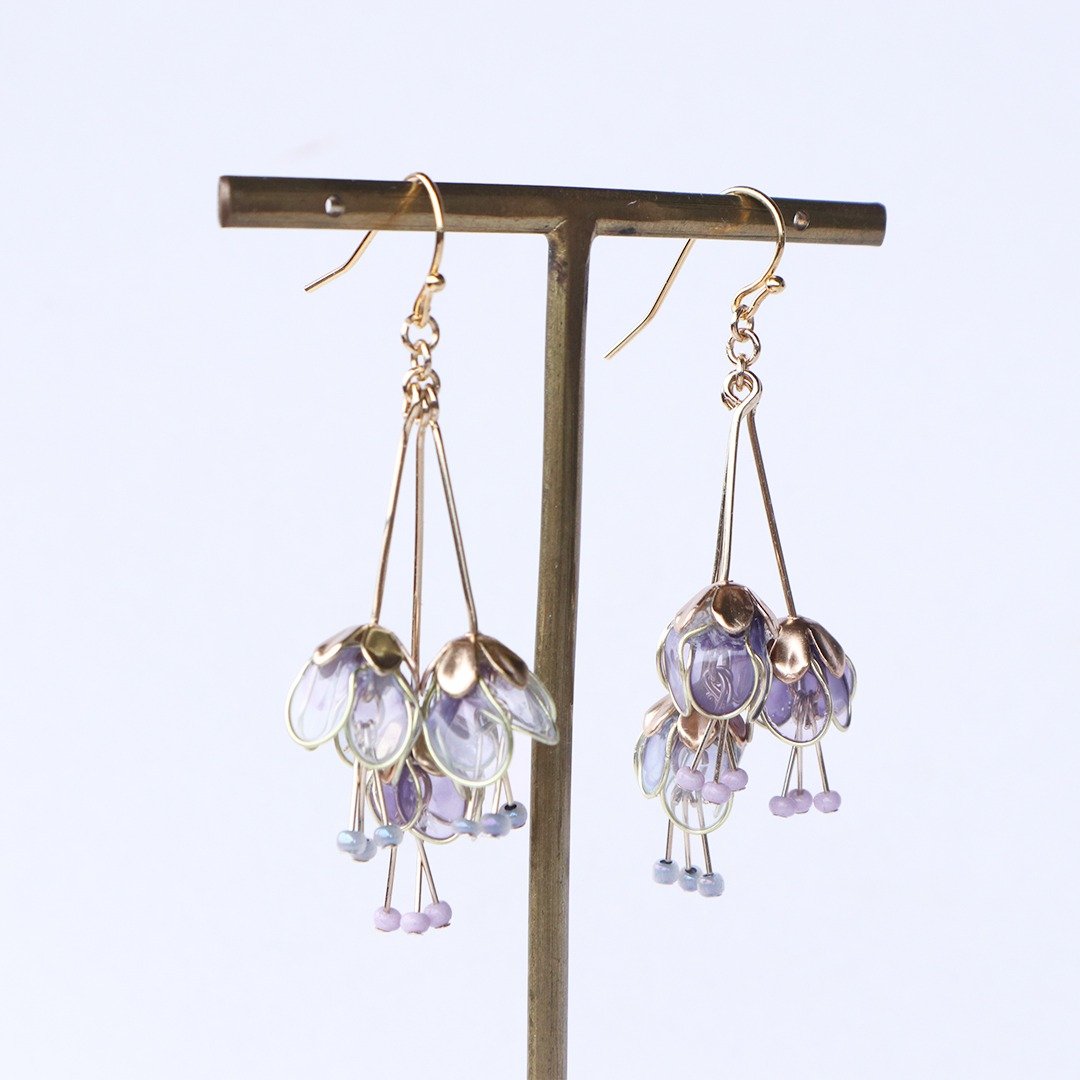 Floret earrings blue and purple - 耳环/耳夹 - 其他材质 紫色