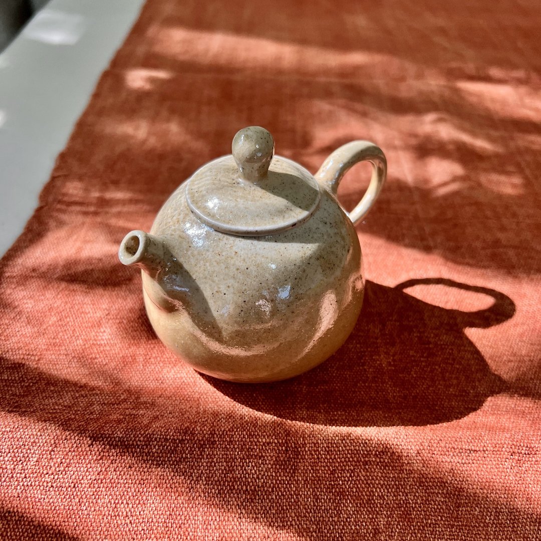 茶金 柴烧陶手工手捏茶壶 - 茶具/茶杯 - 陶 金色