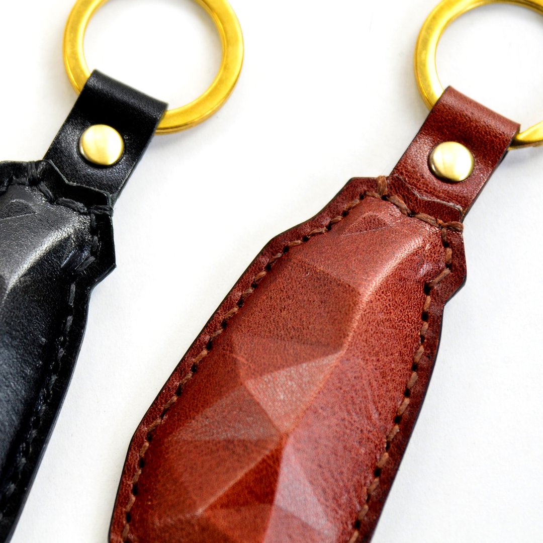 PIPILALA Leather Design 立体革钥匙圈 - 守护台湾 (咖啡棕) - 钥匙链/钥匙包 - 真皮 咖啡色