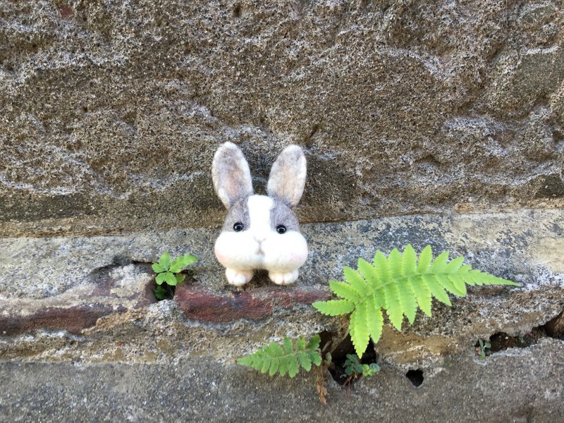 羊乐多羊毛毡乐园 灰兔胸针 证件夹 吊饰 - 订制画像 - 羊毛 