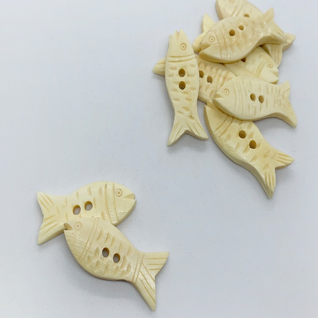 Hana Mokuba -手工刻鱼形骨钮 (一包) - 其他 - 其他材质 