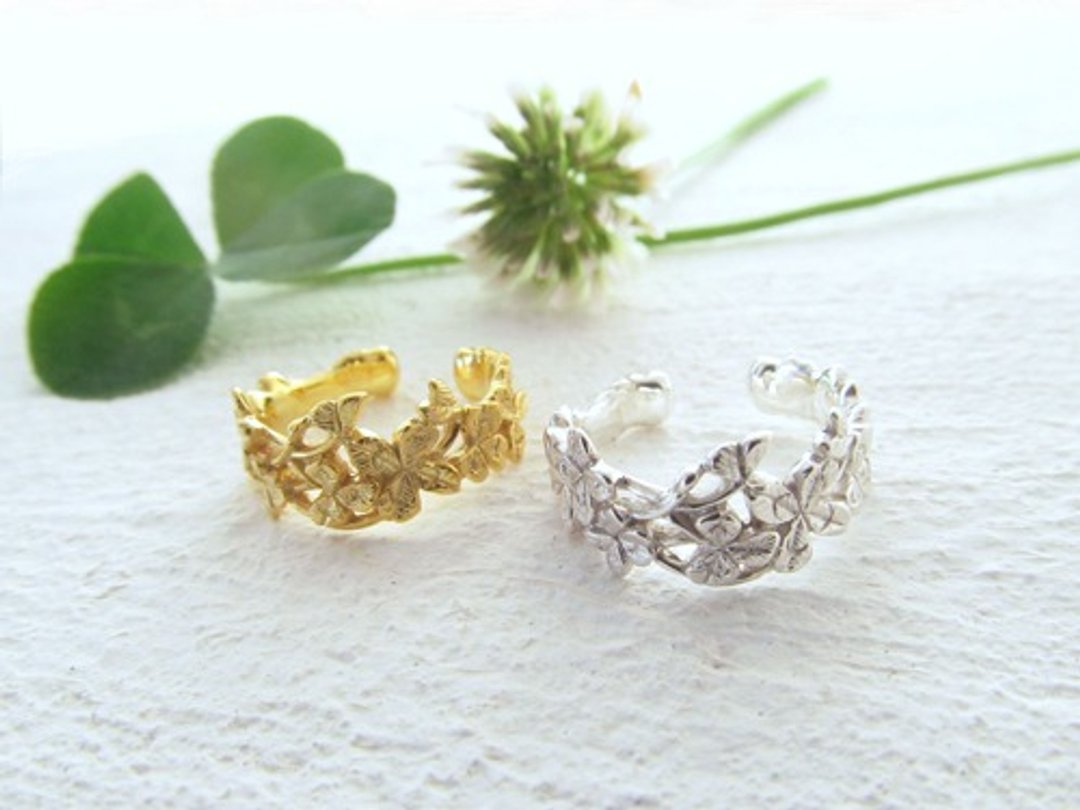 Clover Ear Cuff ~ Happiness Carrying Gold Clover ~ - 耳环/耳夹 - 纯银 
