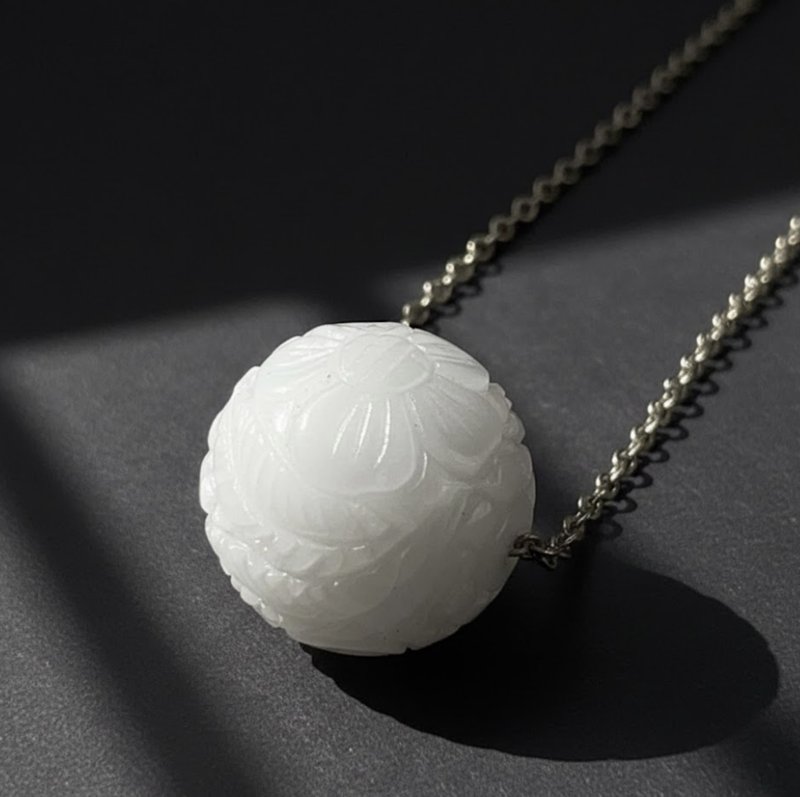 【万事亨通】白翡翡翠雕花路路通项链 | 天然缅甸玉翡翠A货 - 项链 - 玉石 白色