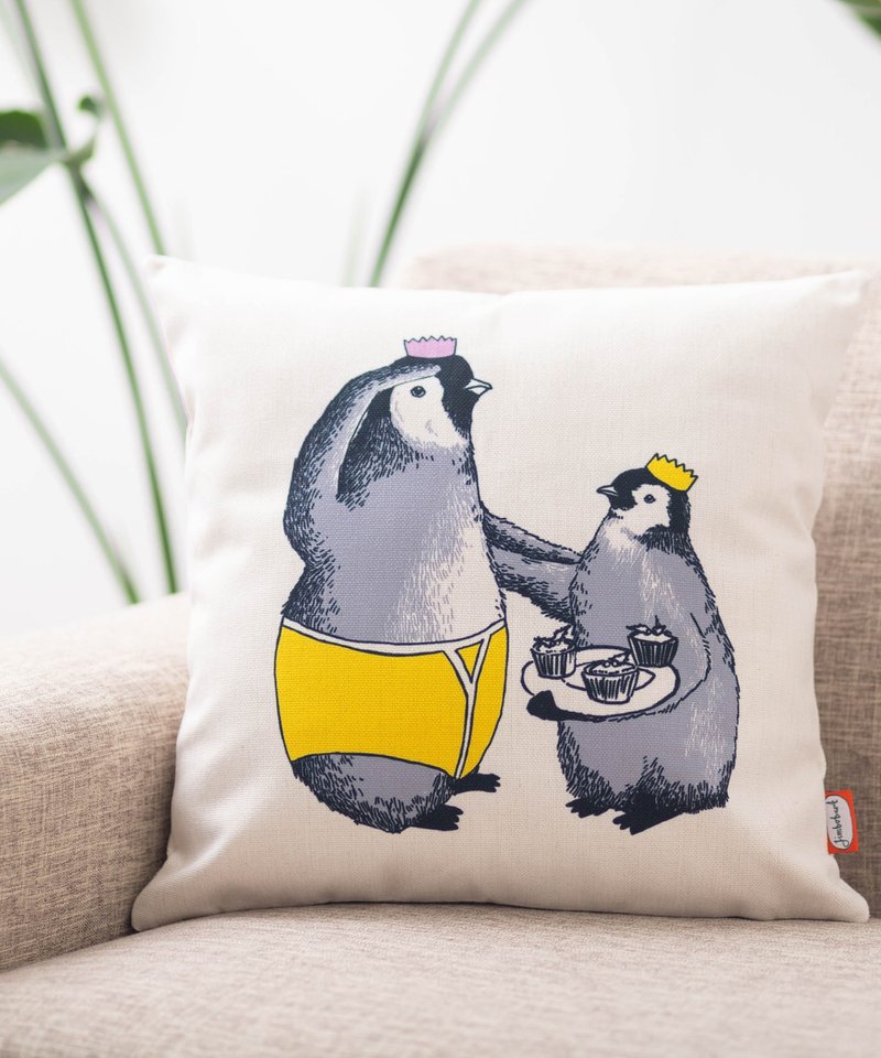 Jimbobart 亚麻布抱枕套 甜点亲子企鹅 - 枕头/抱枕 - 棉．麻 多色