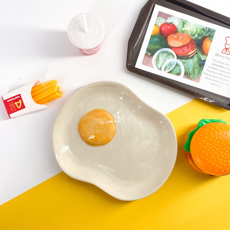 煎蛋造型瓷盘 - 花瓶/陶器 - 陶 黄色