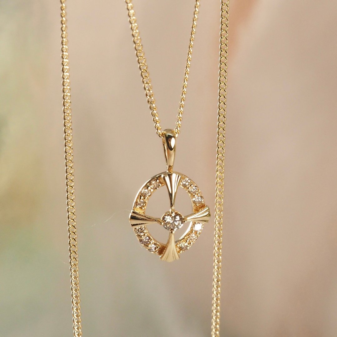 18K金圆形钻石十字架项链18K Gold The Round Diamond Cross Neck - 项链 - 贵金属 