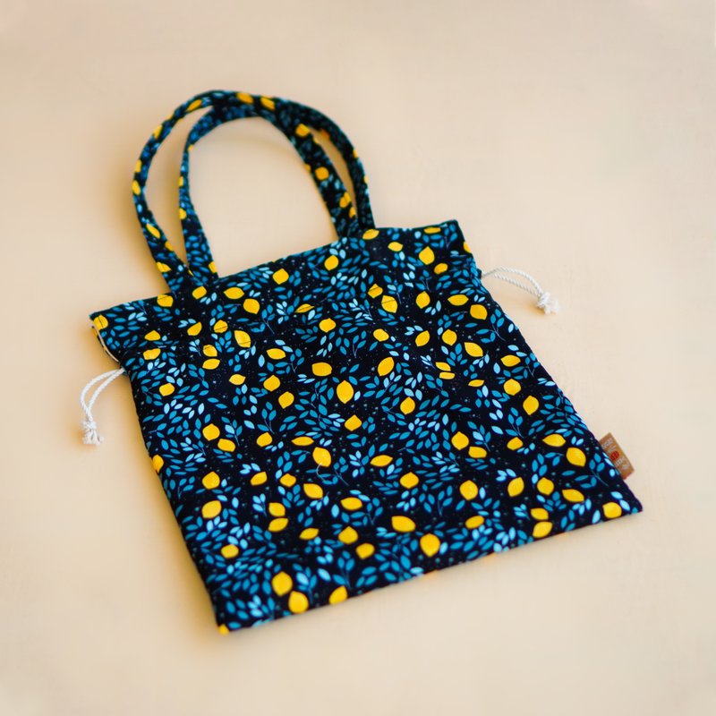 热门礼物 折叠伞 中菁菁束口袋  星空庄园 此花布已用罄 - 随行杯提袋/水壶袋 - 棉．麻 蓝色