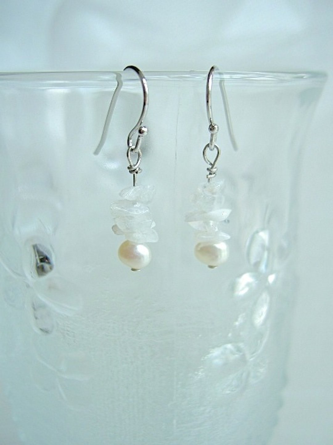 White pearl earrings - 耳环/耳夹 - 宝石 白色