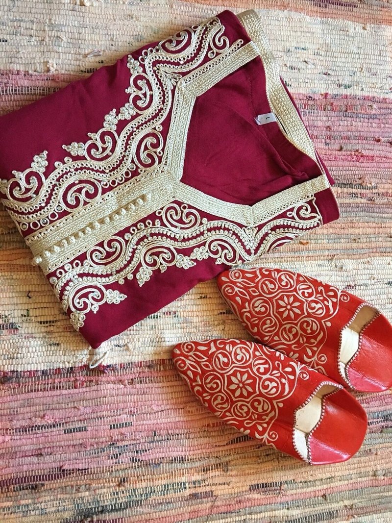 摩洛哥 皮雕手工鞋 罂粟红 尖头踩脚鞋 室内鞋 - 室内拖鞋 - 真皮 红色