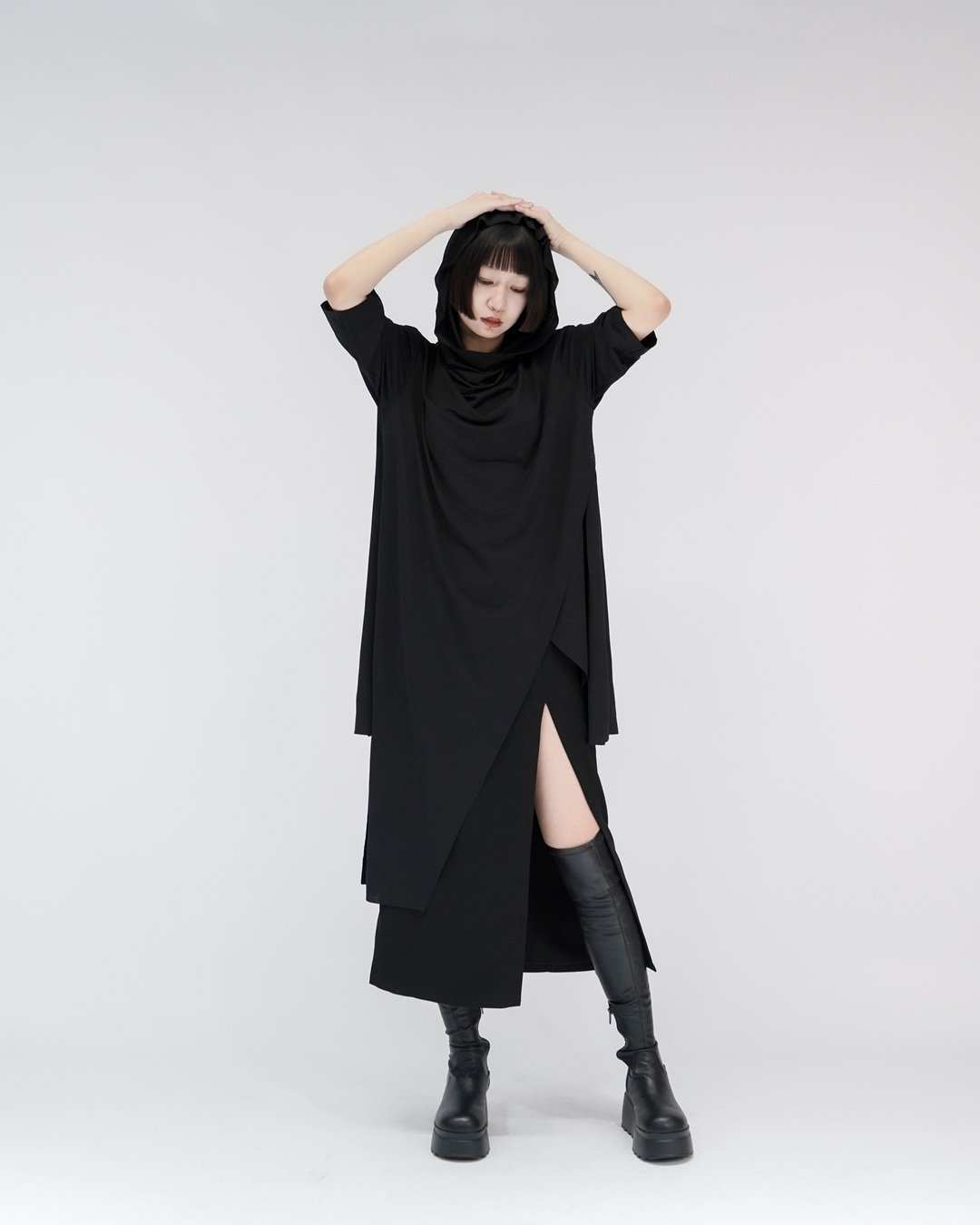 MUKK DESIGN 垂坠领不规则剪裁长版上衣 - 女装上衣 - 聚酯纤维 黑色