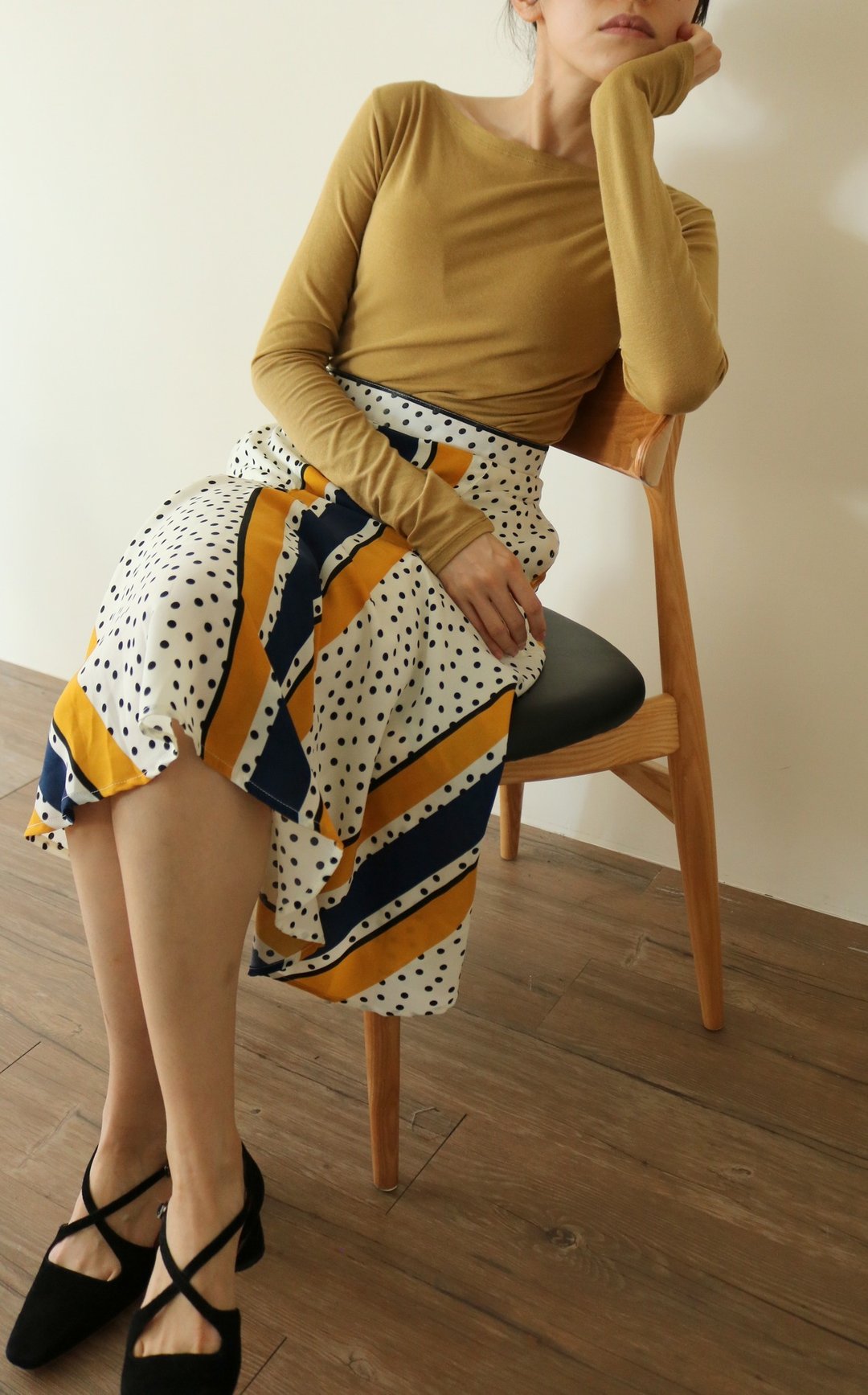 Curasi Skirt 量身订做几何线条圆点印花A字裙 - 裙子 - 聚酯纤维 白色