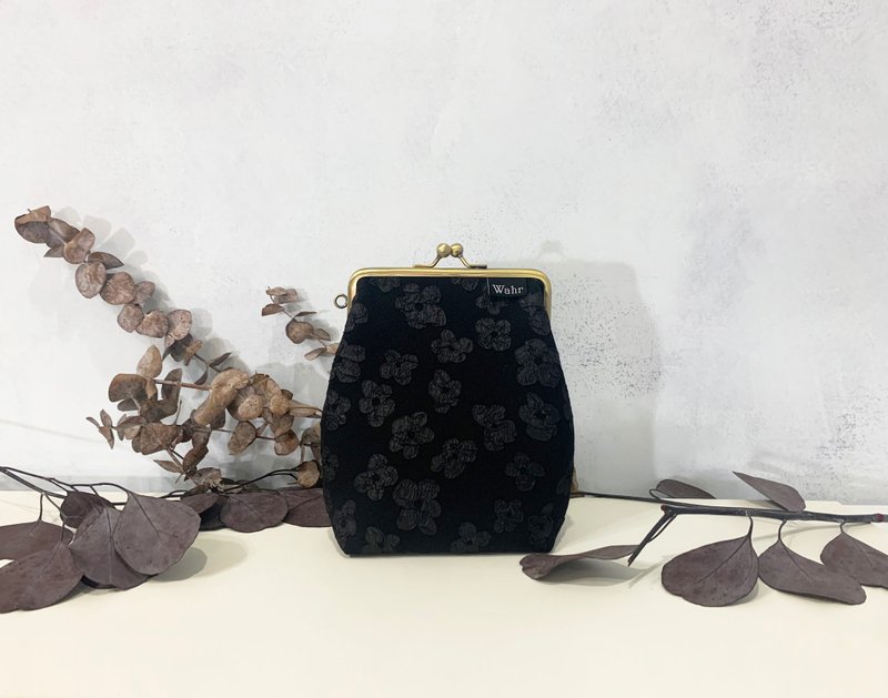 压折花 手机口金 手拿包 化妆包 肩背包 随身包 手机包 - 手拿包 - 棉．麻 黑色