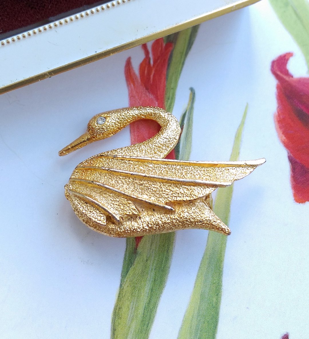 Vintage Jewelry 西洋古董饰品 DFA 小巧 优雅 天鹅 别针 - 徽章/别针 - 其他金属 金色