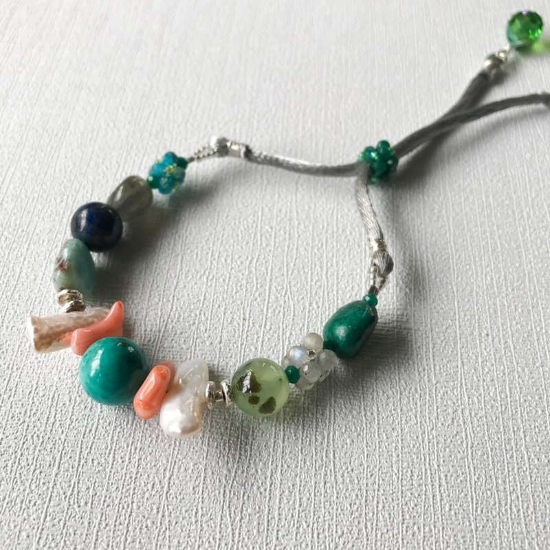 BL-002 spring blooms bracelet mix color stones with silver beads - 手链/手环 - 玉石 蓝色