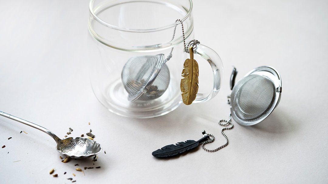 01LIV 不锈钢滤茶器 CHICHI滤茶球 羽毛吊饰 原创设计 - 茶具/茶杯 - 不锈钢 黑色