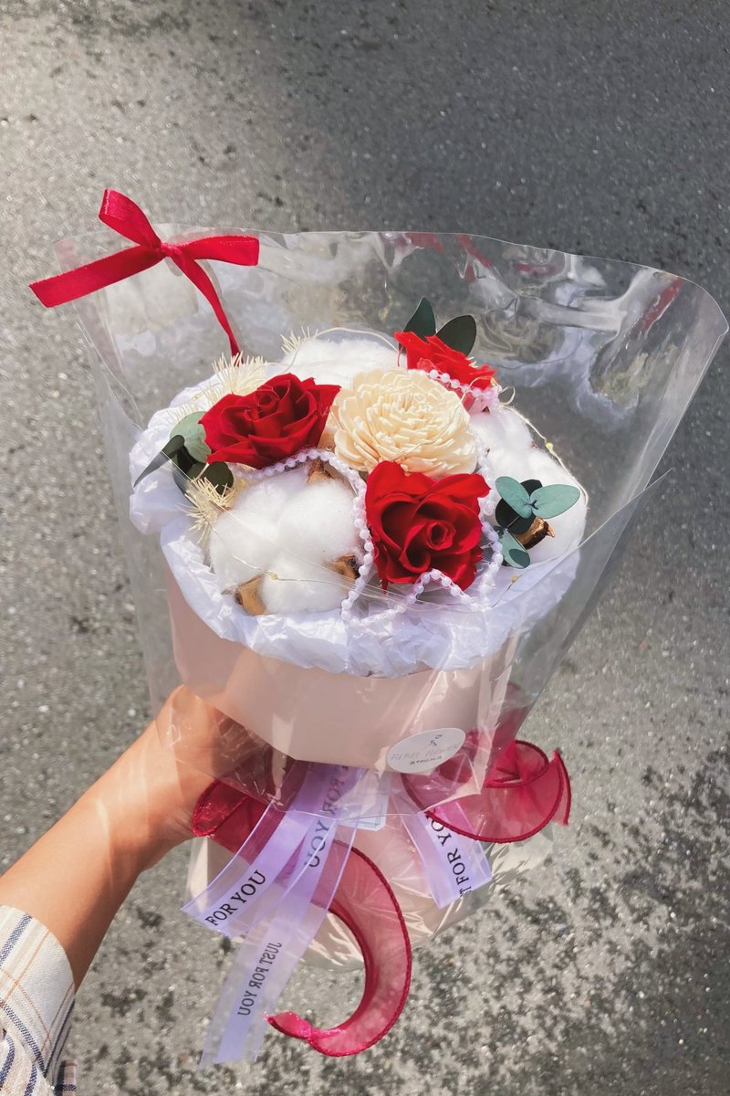 云朵朵玫瑰圆筒花束 可定制/母亲节/纪念礼/生日礼物/结婚登 - 干燥花/捧花 - 植物．花 红色