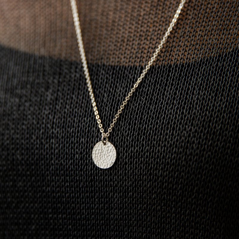 Hammered Disc Pendant Silver Necklace 纯银圆饼手工敲制长项链 - 长链 - 纯银 银色