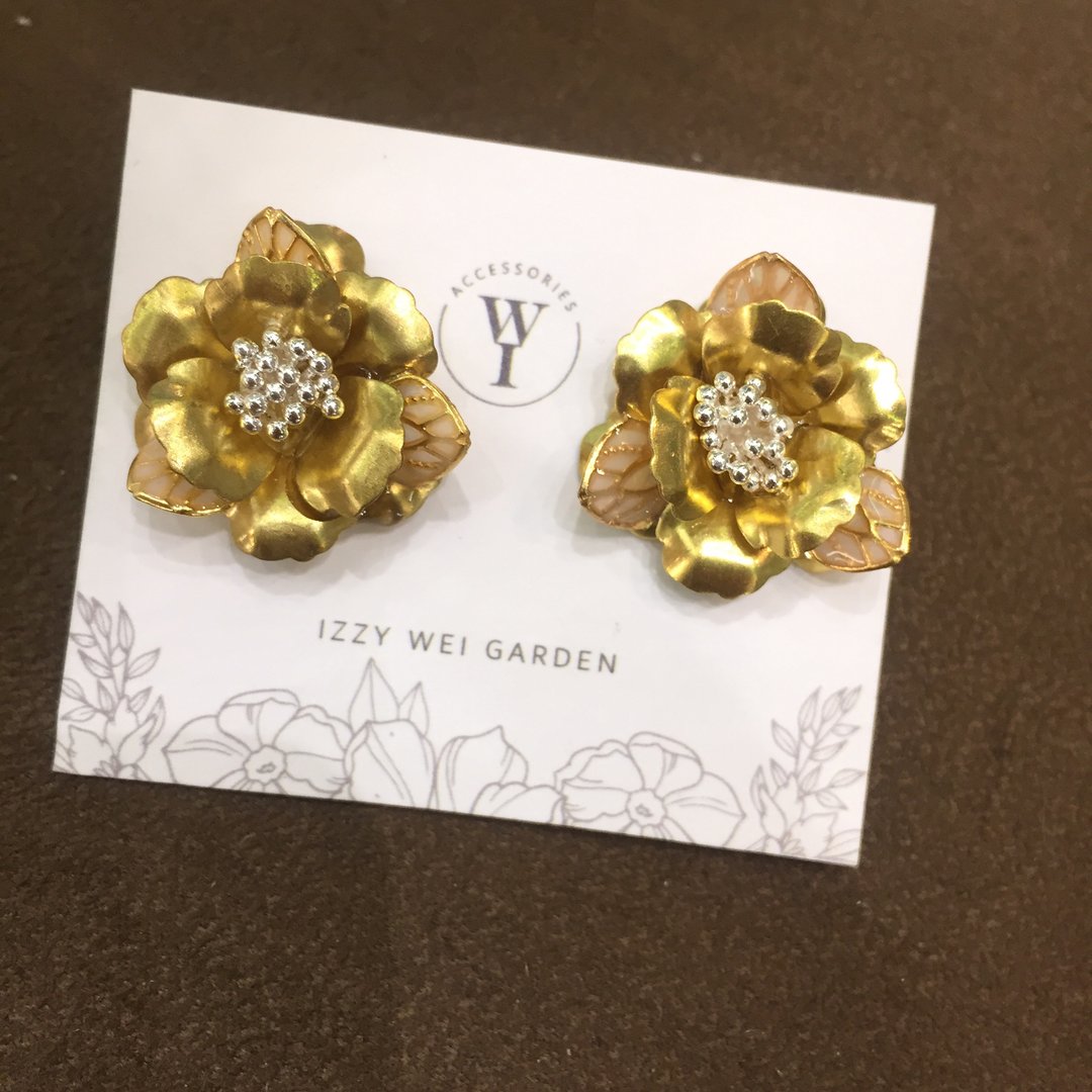 黄铜层次感立体花耳环 - 耳环/耳夹 - 其他金属 金色