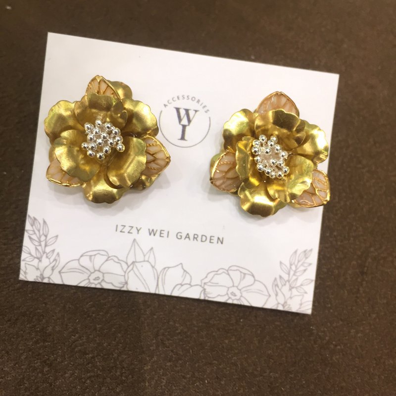 黄铜层次感立体花耳环 - 耳环/耳夹 - 其他金属 金色