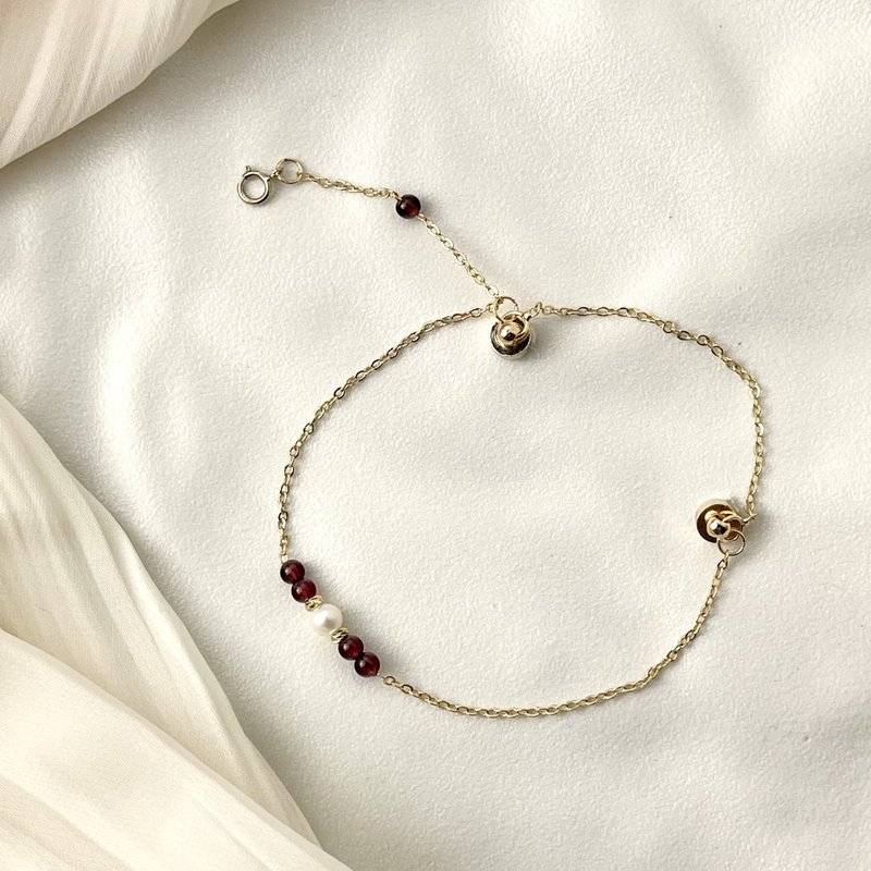 【破晓的记忆】丨巴西透体石榴石与淡水珍珠 14K 包金磁吸手链 - 手链/手环 - 水晶 红色