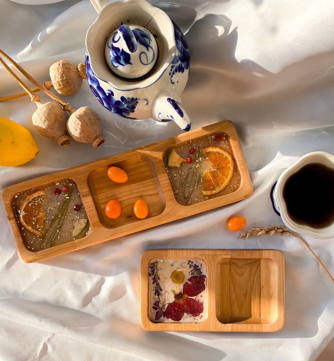 Wooden plate with sections dish tray for nuts cheese snacks chips epoxy resin - 托盘/砧板 - 羊毛 