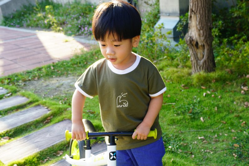 长颈龙er刺绣滚边上衣 - 童装上衣 - 棉．麻 绿色