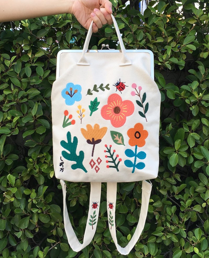 Lucky Ladybug Clutch Backpack - 后背包/双肩包 - 绣线 