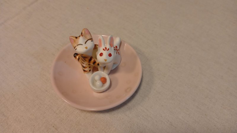 玉兔聚缘碟_桃花浮现 - 摆饰 - 陶 粉红色