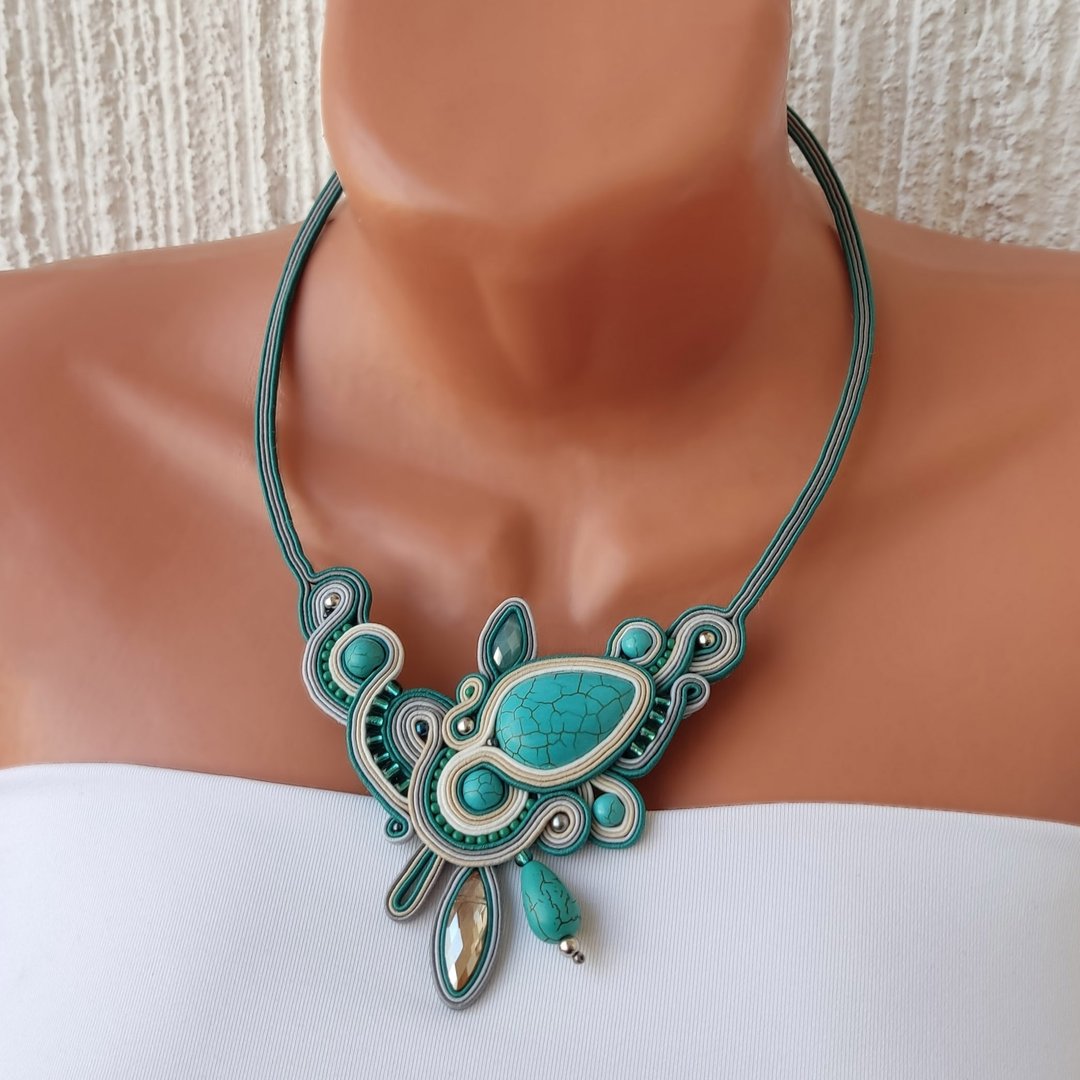Turquoise stone statement necklace Blue Soutache Embroidered beaded Floral Boho - 项链 - 石头 蓝色