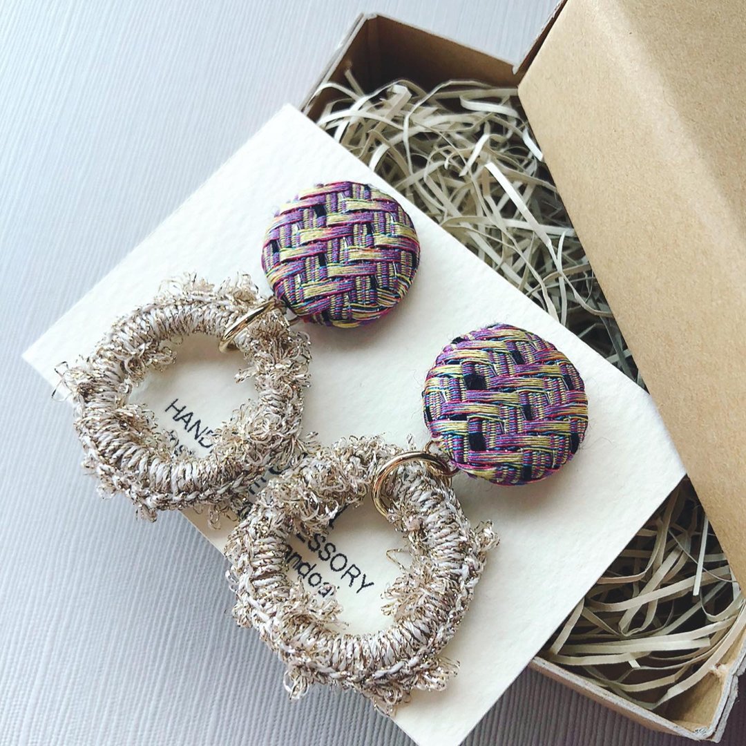 Lavender pink wrap button and frilled crochet ring earrings - 耳环/耳夹 - 其他材质 粉红色