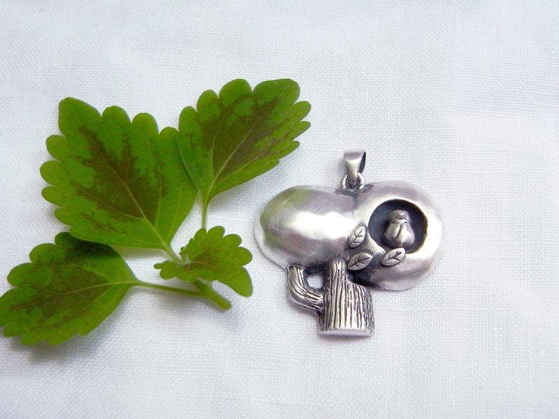 原来树上有鸟 · 鸟与树 | 纯银项链坠子 | 手工限量 附蜡绳 - 项链 - 纯银 银色