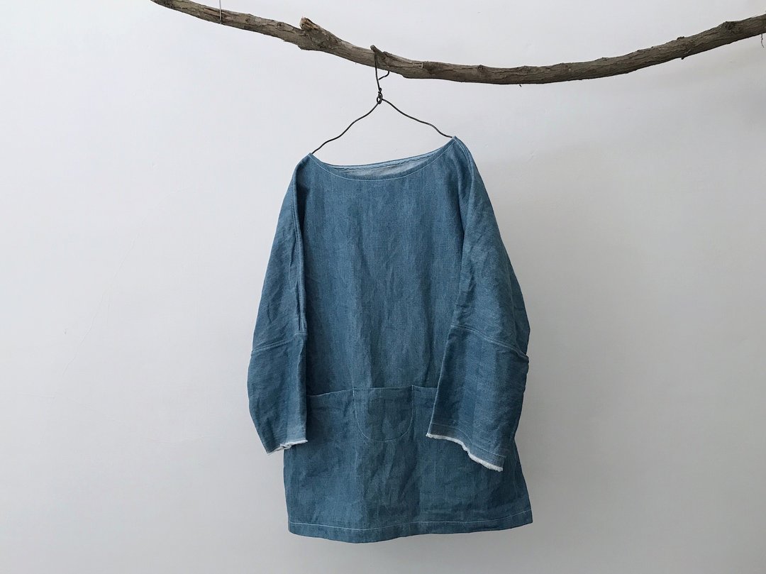 浅色丹宁落肩前口袋工作服-八分袖 - 女装上衣 - 棉 