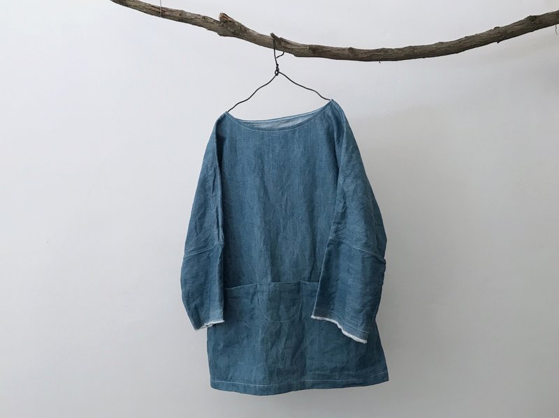 浅色丹宁落肩前口袋工作服-八分袖 - 女装上衣 - 棉．麻 