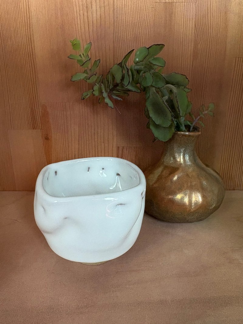 雪山志野釉方口型小茶杯 - 茶具/茶杯 - 陶 白色